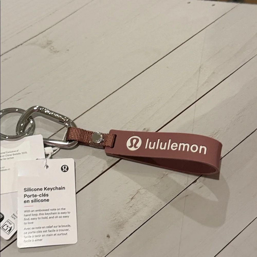 Lululemon‎ Silicone Keychain Live in the Moment Spiced Chai/Light Ivory nwt